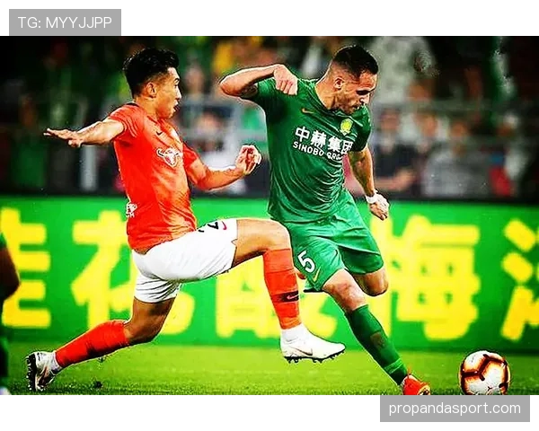 为什么这个任意球判罚让全场哗然？规则到底怎么定的