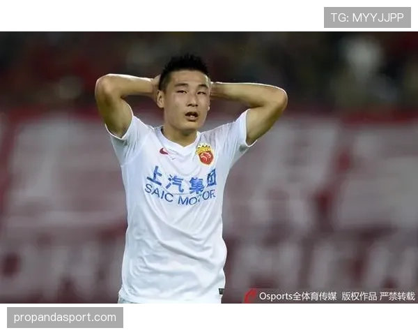 武磊强强对话高效终结背后:跑位如何撕开防线成为进攻关键 武磊强强对话高效终结背后:跑位如何撕开防线成为进攻关键